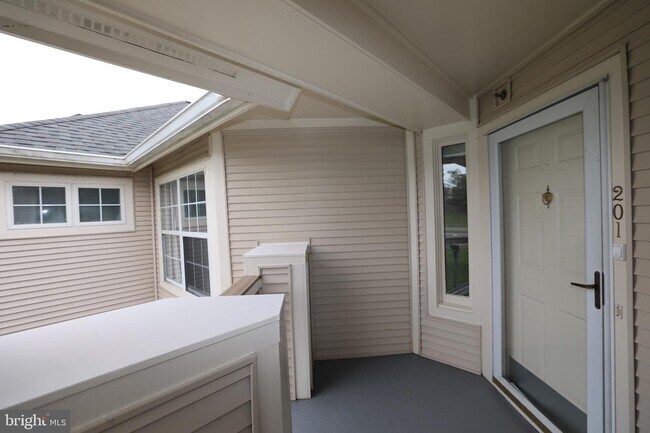 Building Photo - 45090 Brae Terrace