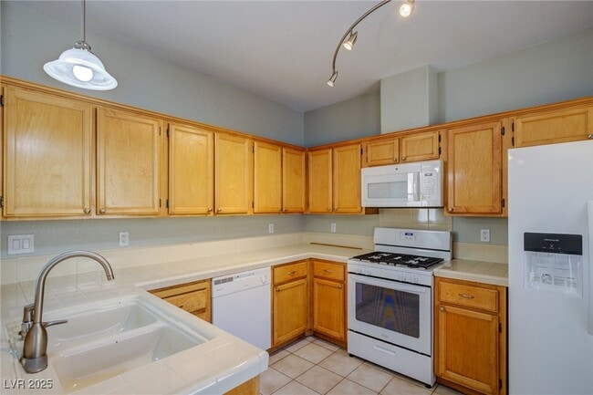 Building Photo - 162 Mountainside Dr