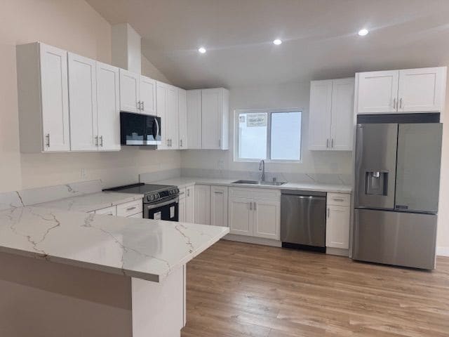 Building Photo - 15950 Cohasset St