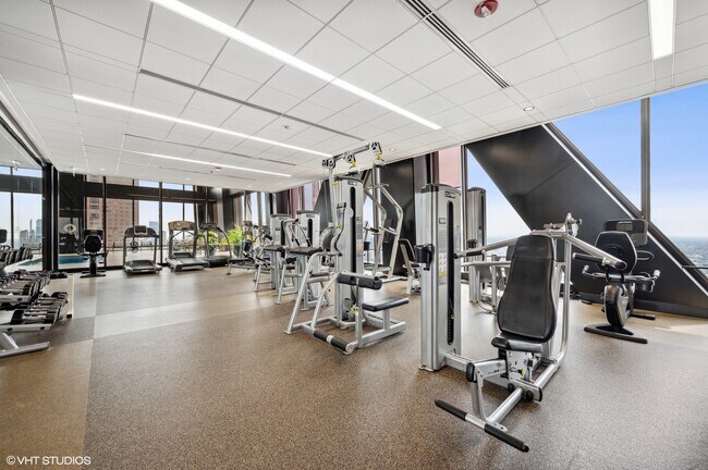 Building Photo - 175 E Delaware Pl