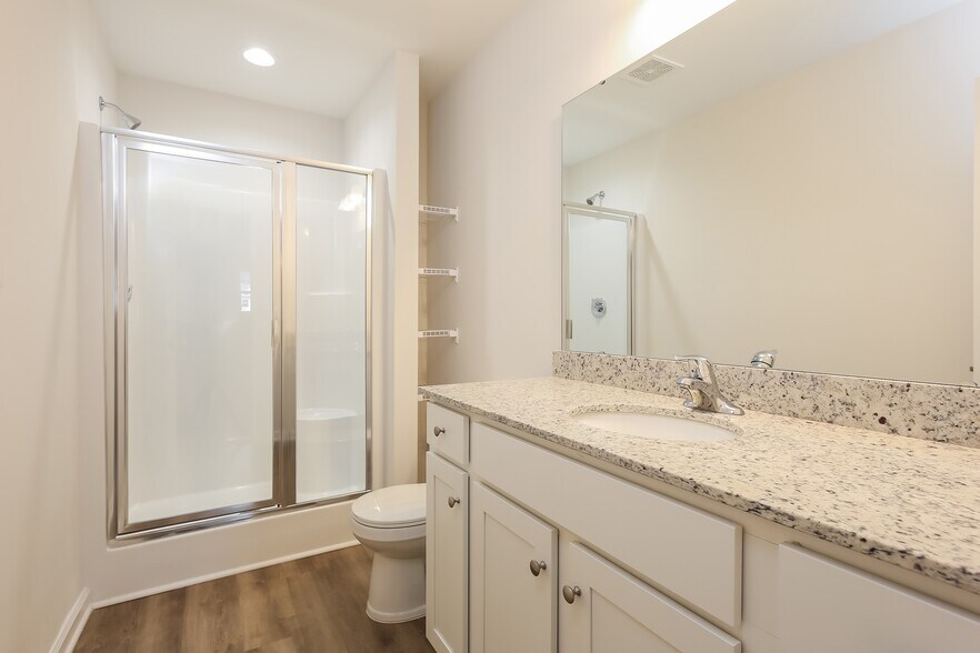 Building Photo - 310 Noble Ln