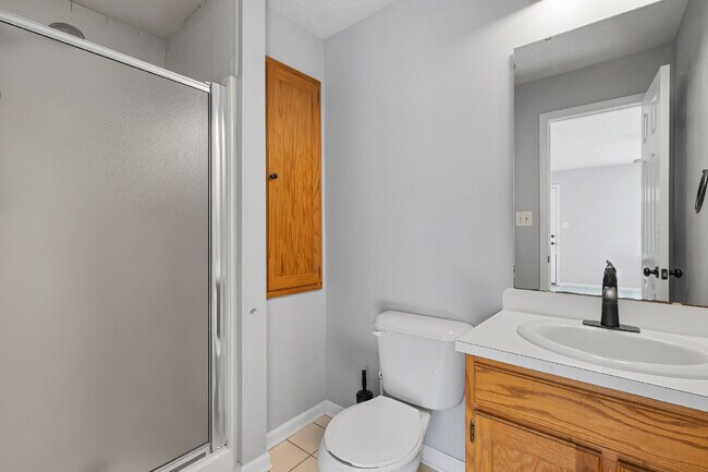 Building Photo - Charming & VERY CLEAN 1 Bed, 1 Bath Home Near Hospital & Winthrop | $1,200/month | Available Now