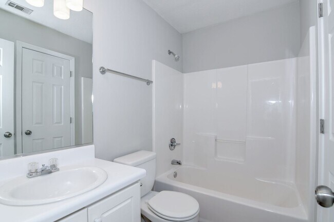 Building Photo - Updated 2 Bedroom 2 Bath Townhouse in Evans