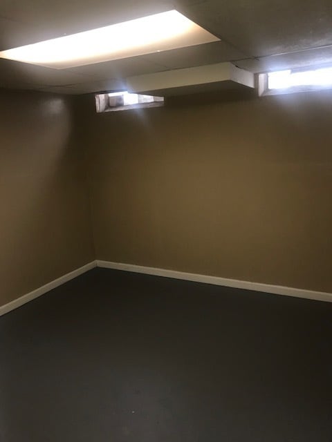 Building Photo - Awesome Eastpointe Ranch with finished basement