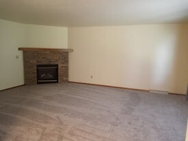 Building Photo - W3181 Westowne Ct