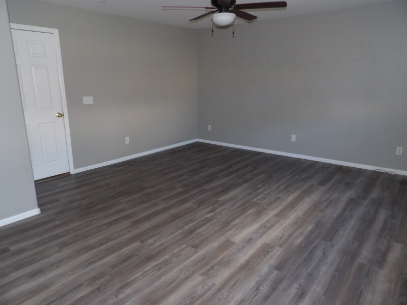 Building Photo - 4979 Butterfield Dr