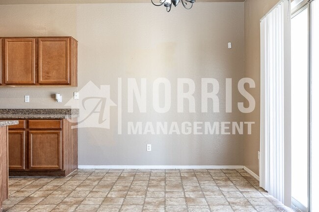 Building Photo - Large Beautiful Home in Coolidge w/ SOLAR