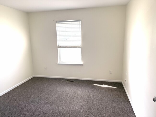 Building Photo - 33213 Saddleback Dr