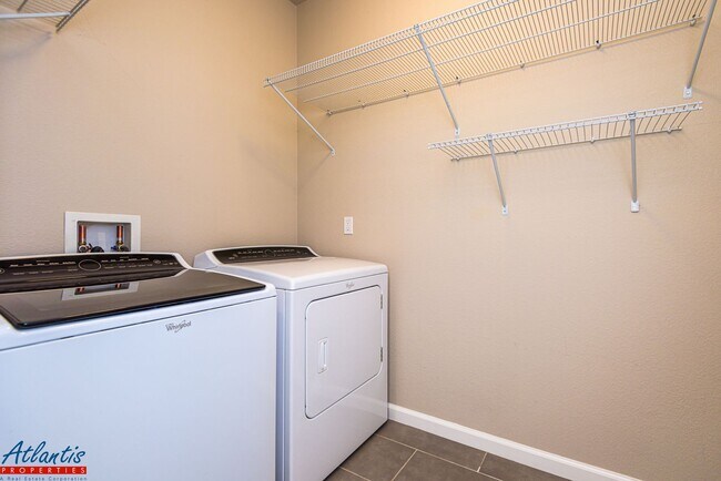 Building Photo - Beautiful Home | Central A/C | E.V. Charger