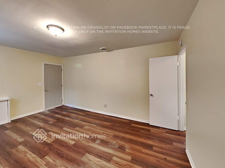 Building Photo - 5037 Dekalb Way