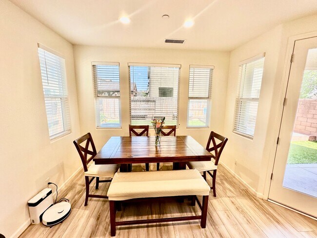 Building Photo - Newly Built 3/2.5 Bonadelle Home in Riverstone Community