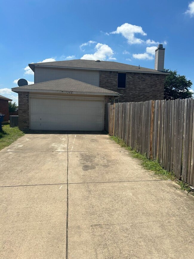 Building Photo - 1253 Tall Grass Dr