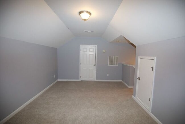 Building Photo - 7897 The Lakes Point