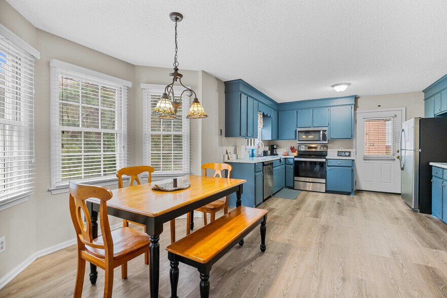 Building Photo - 2205 Cardington Dr