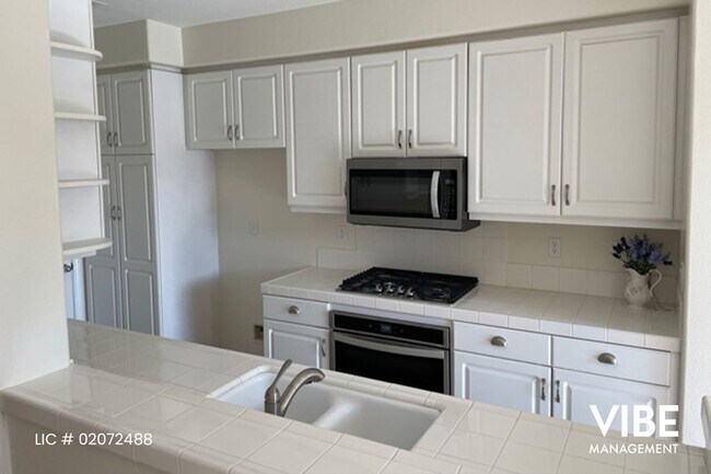 Building Photo - Beautifully updated Verdigris 3 bedroom Single Family Home with Sunset Views!