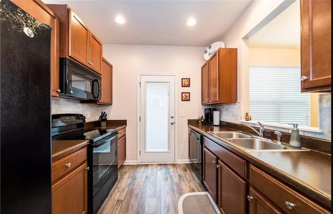 Building Photo - 2411 Hartfield Cir