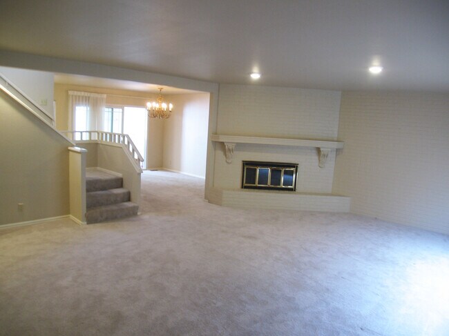 Building Photo - 2700 G Rd