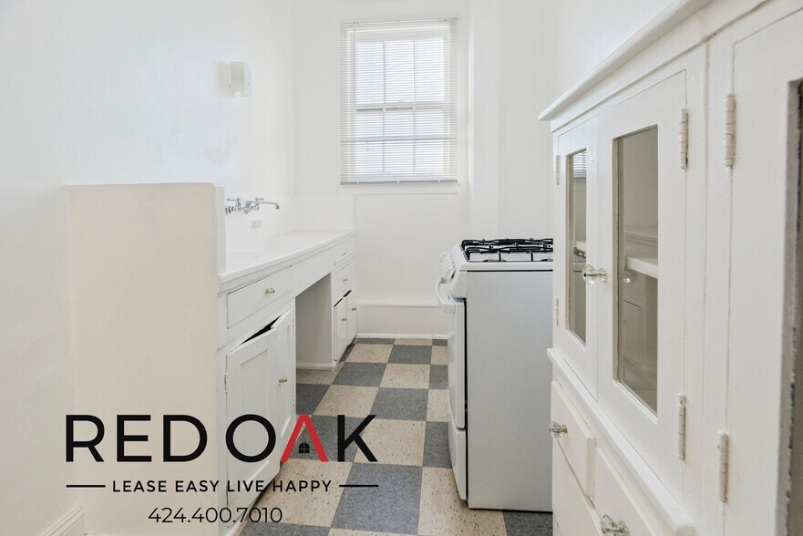 Building Photo - 2505 W 6th St