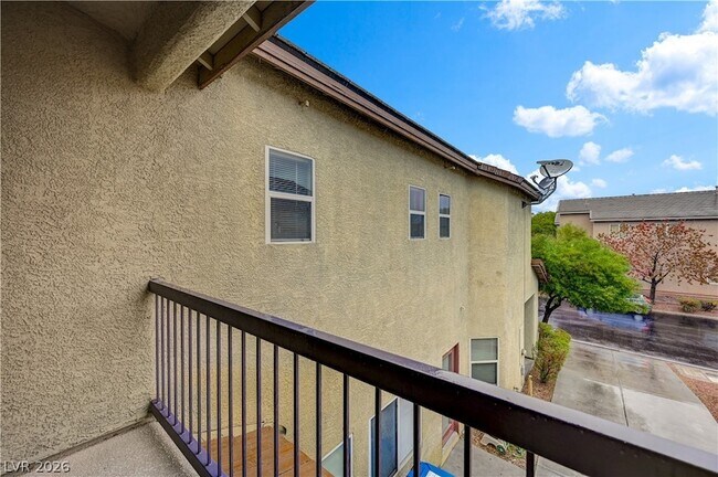 Building Photo - 9185 Wild Briar Ln