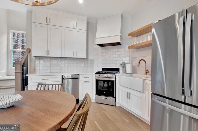 Building Photo - 11 Bourbon St