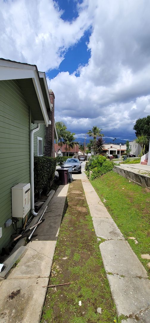 Building Photo - Glendale Awaits You