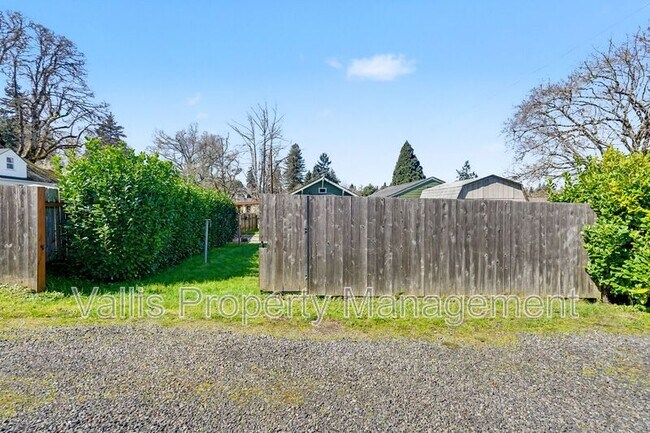 Building Photo - 2350 Cottage St SE