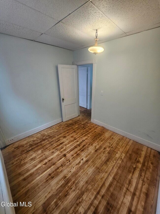 Building Photo - 40 Main St