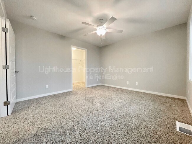 Building Photo - 303 Baldwin St