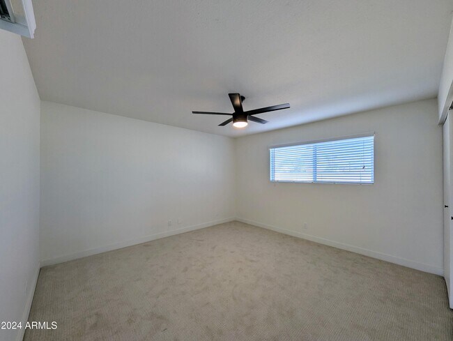 Building Photo - 121 N Flint Cir
