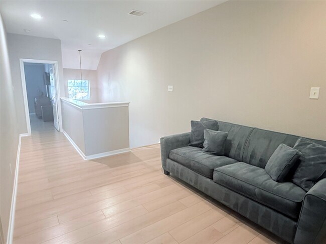 Building Photo - 27 Umbria Ln