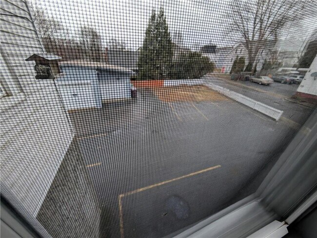 Building Photo - 57 Pleasant St