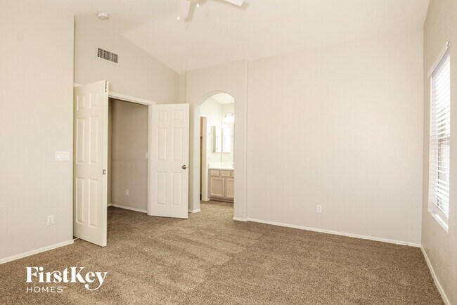 Building Photo - 1351 W Wahalla Ln