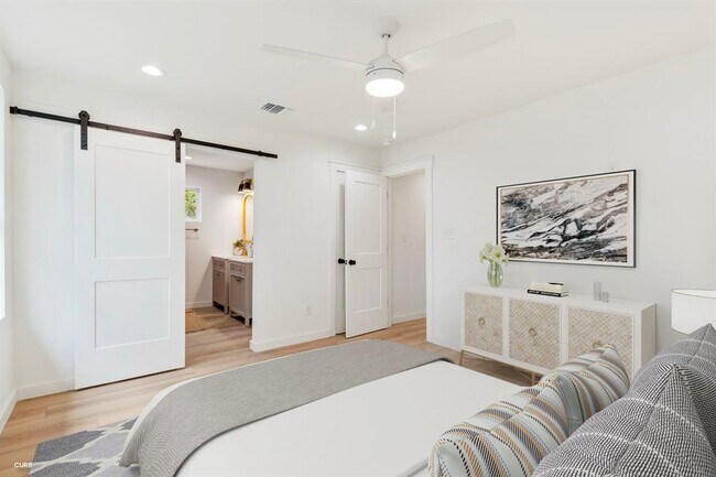 Building Photo - 381 Perryman St
