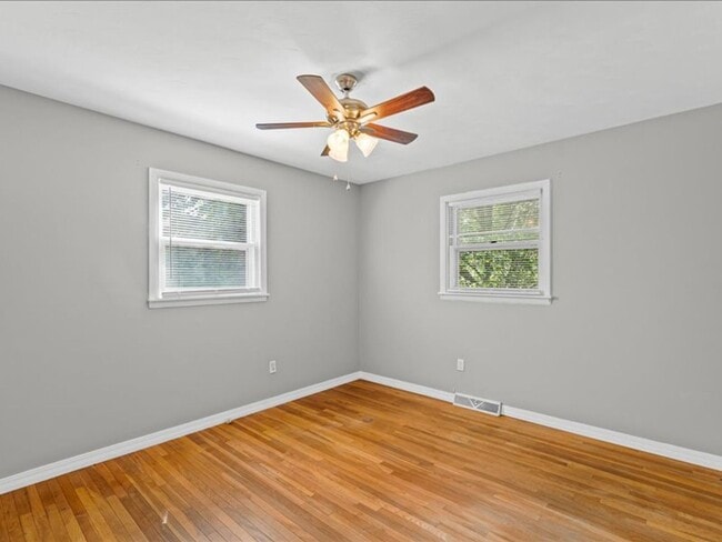Building Photo - Get $725 off your security deposit OR $250...