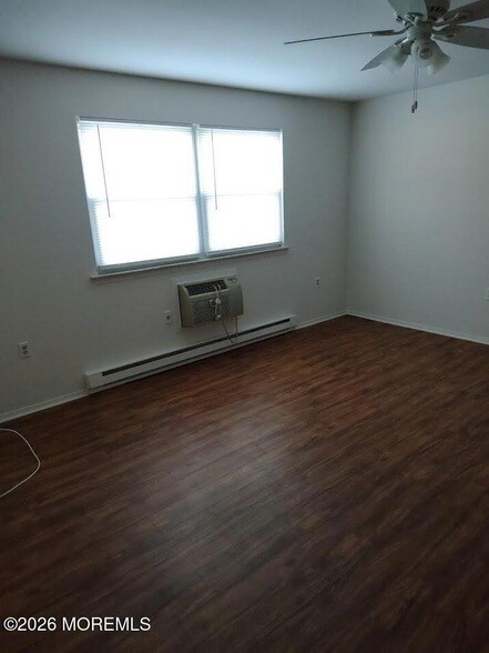 Building Photo - 10A Juniper Ln