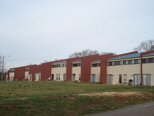 Building Photo - Cross Creek Apartments