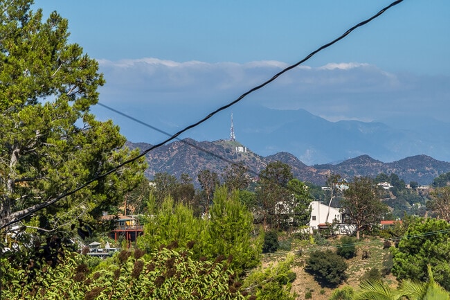 Building Photo - 2385 Sunset Heights Dr