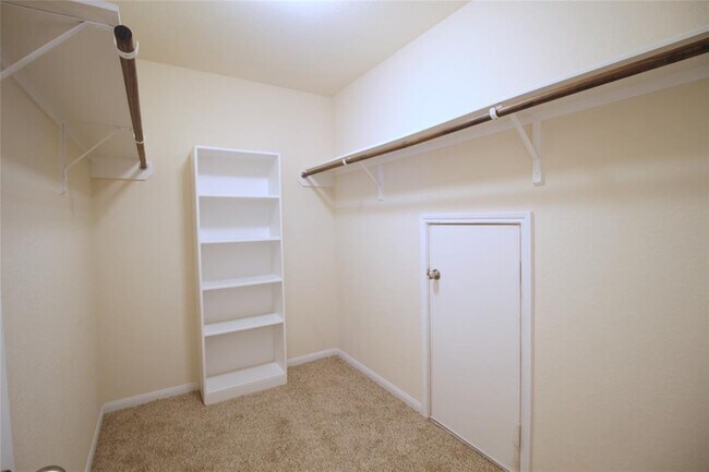 Building Photo - 4910 Hidden Nest Ct