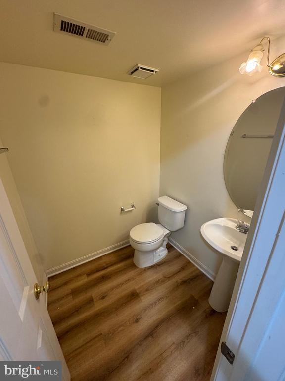 Building Photo - 105 Waters Landing