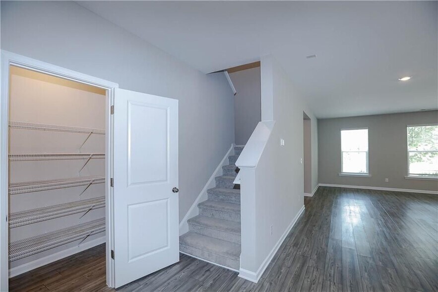 Building Photo - 4355 Magpie Dr