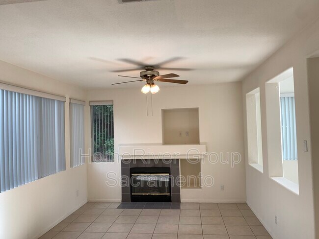 Building Photo - 202 Red Oak Ct
