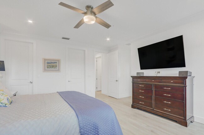 Building Photo - 120 Water Pointe Pl