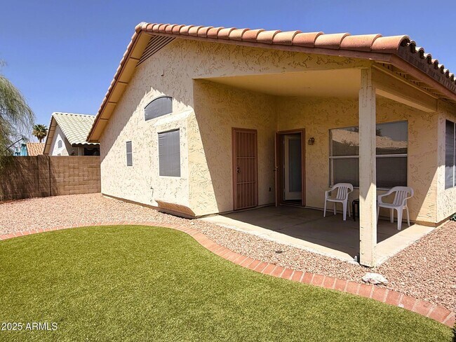 Building Photo - 9837 W Tonopah Dr