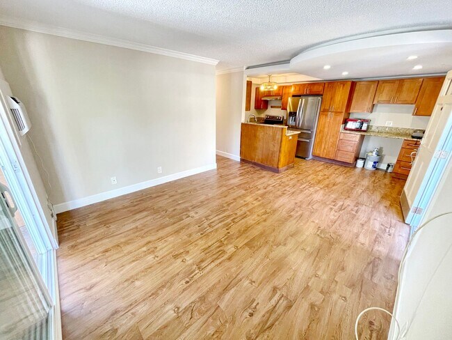 Building Photo - Elegantly Updated Unfurnished Kihei Villag...