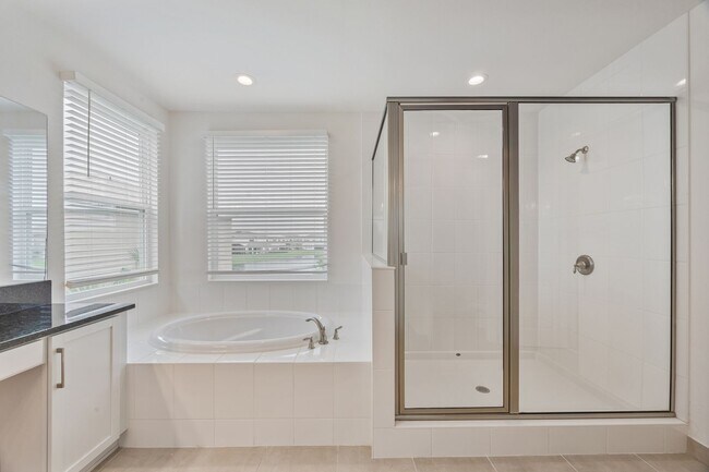 Building Photo - Resort Style Amenities - 2023 Construction
