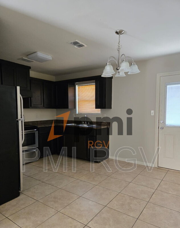 Building Photo - 2120 Taxco Ct