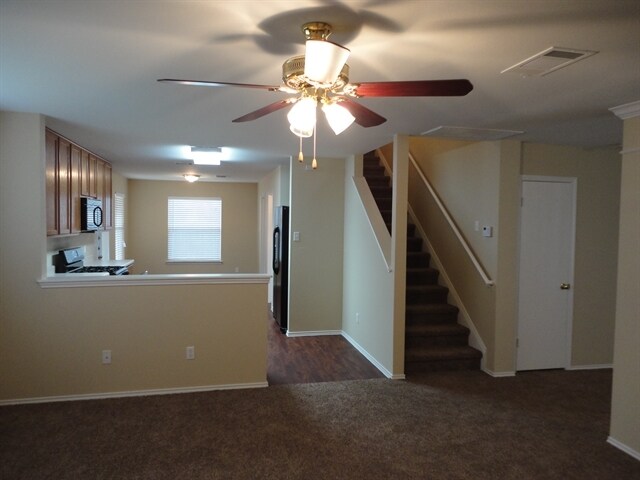 Building Photo - 610 Carole Cv