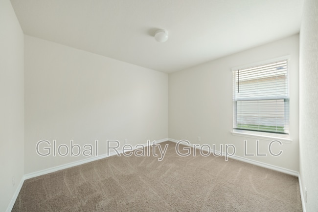 Building Photo - 213 Gravel Gray