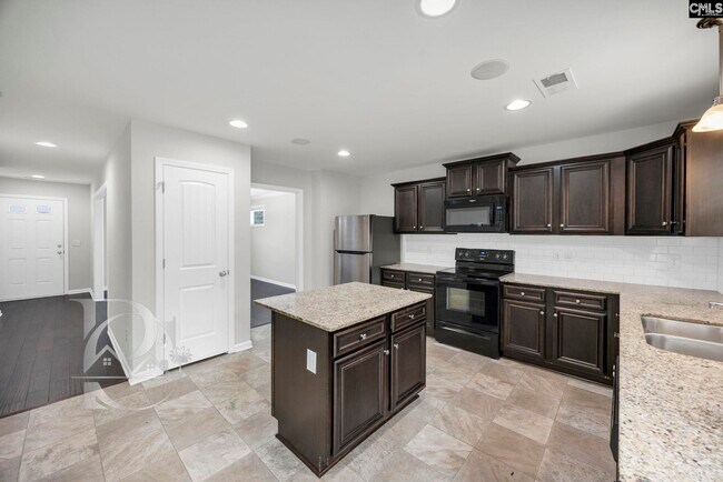 Building Photo - 629 Kimpton Dr