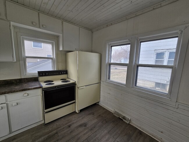 Building Photo - 1324 South St